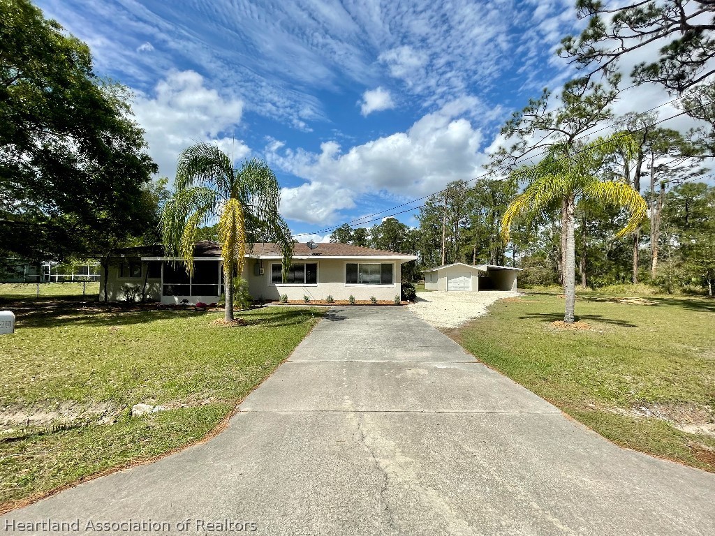 1720 Gardenia Road Sebring, FL 33875 - Photo 3 of 25 Gallery Image 3