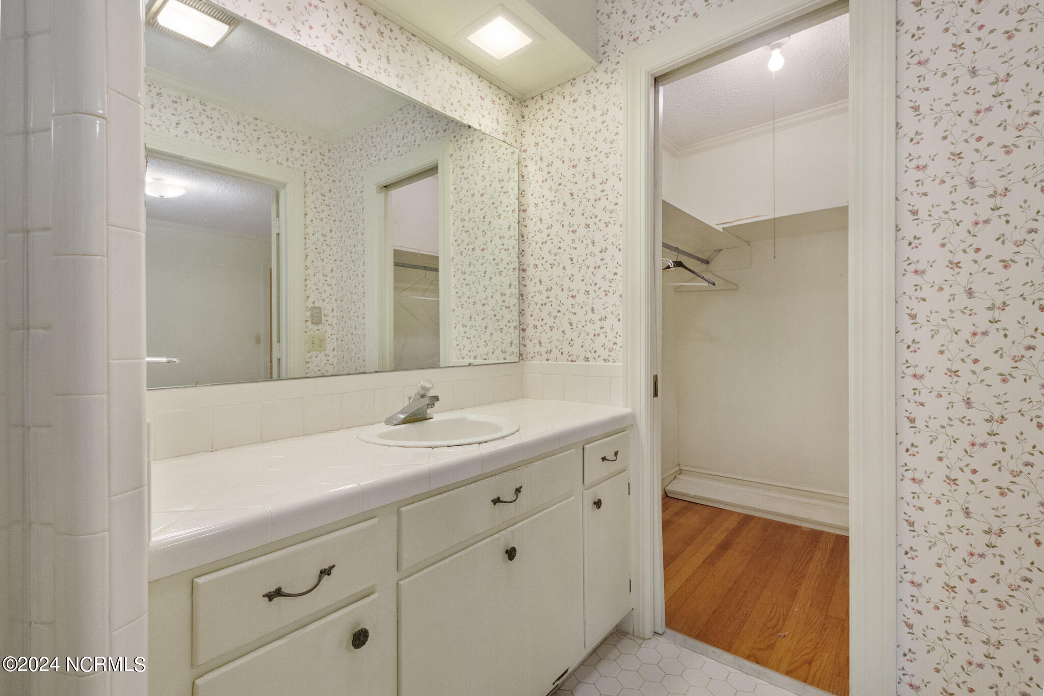1203 Woodberry Road Kinston, NC 28501 - Photo 29 of 35 int (17)