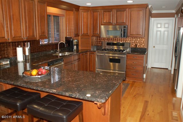 8107 White Oak Road Pinetop, AZ 85935 - Photo 4 of 9 Kitchen
