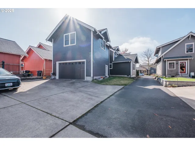 $695,000 | 1390 Gwinn Street East, Monmouth, OR 97361