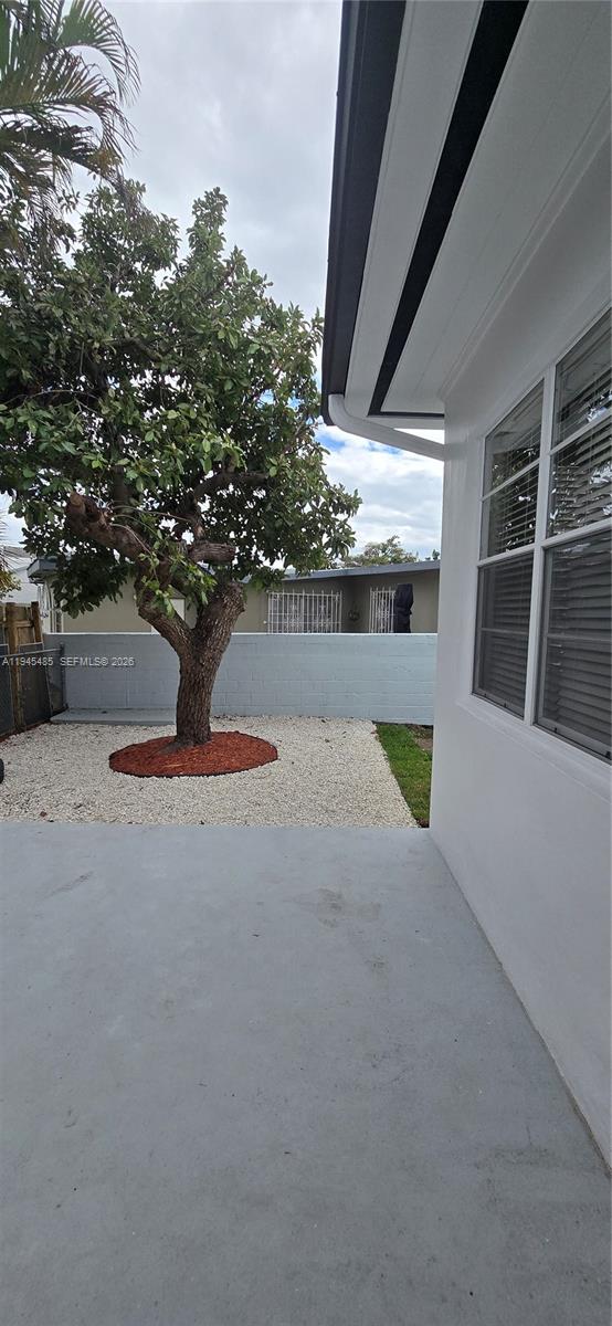 75 Southwest 32nd Court Road Miami, FL 33135 - Photo 53 of 53 a view of outdoor space and yard