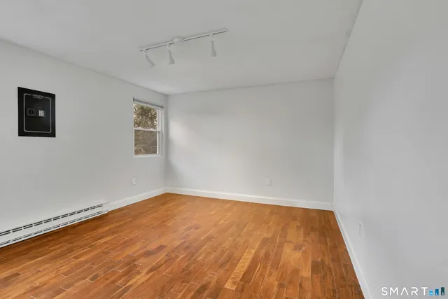 $450,000 | 42 Towhee Lane, Glastonbury, CT 06033