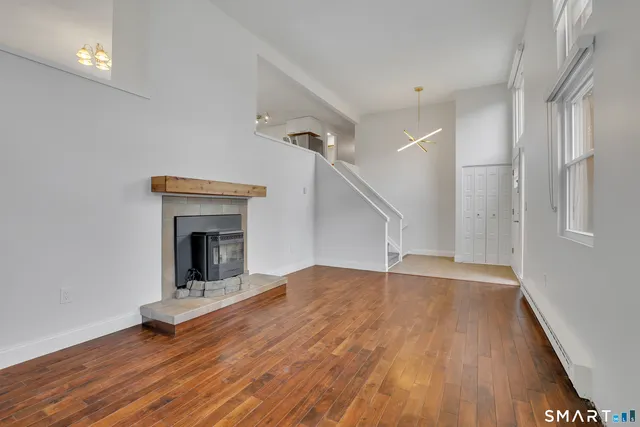 $450,000 | 42 Towhee Lane, Glastonbury, CT 06033