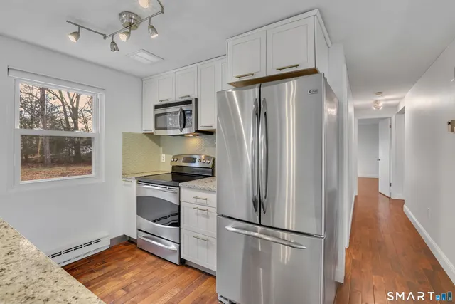 $450,000 | 42 Towhee Lane, Glastonbury, CT 06033