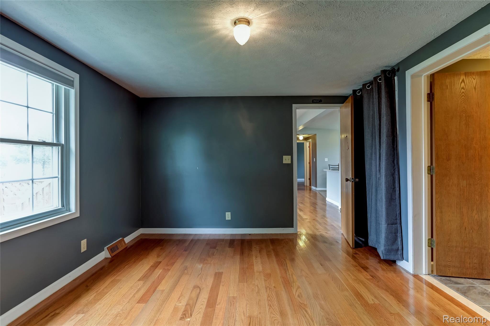 4981 Sycamore Road Newport, MI 48166 - Photo 14 of 25 4981 Sycamore Road, Newport, MI-16-FULL.jpg