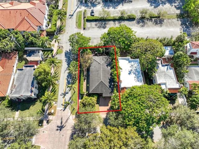 $1,365,000 | 500 Aragon Avenue, Coral Gables, FL 33134