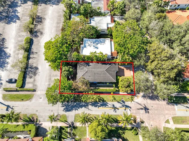 $1,365,000 | 500 Aragon Avenue, Coral Gables, FL 33134