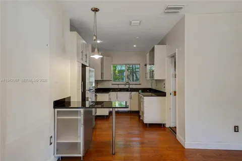 $1,365,000 | 500 Aragon Avenue, Coral Gables, FL 33134