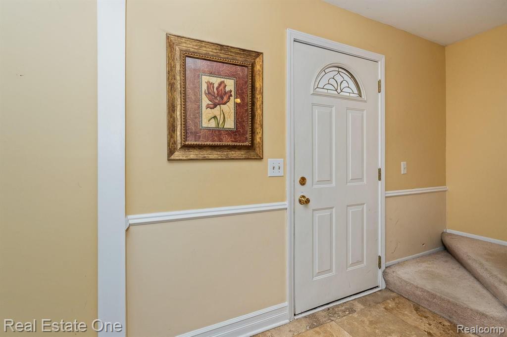 1958 Brookfield Road Rochester Hills, MI 48306 - Photo 7 of 35