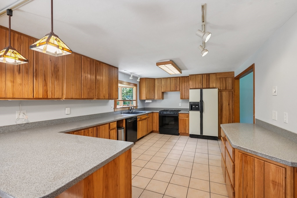 15 Bells Brook Road Lakeville, MA 02347 - Photo 11 of 33 Gallery Image 11