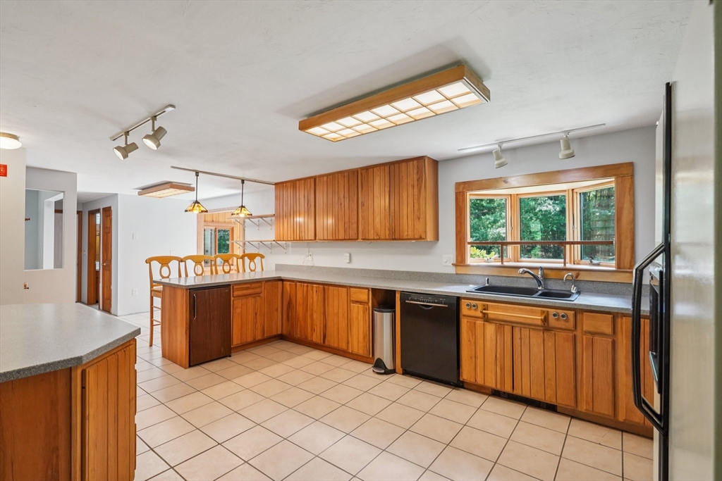 15 Bells Brook Road Lakeville, MA 02347 - Photo 12 of 33 Gallery Image 12