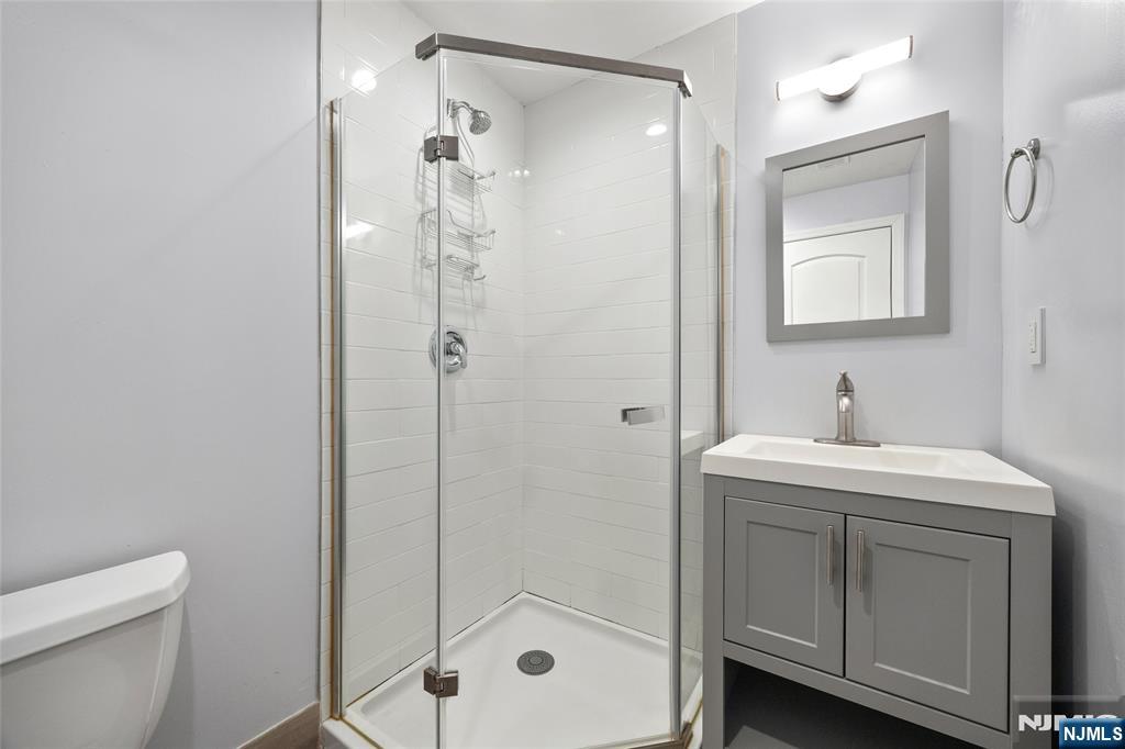 352 Gorge Road Cliffside Park, NJ 07010 - Photo 17 of 21 Gallery Image 17