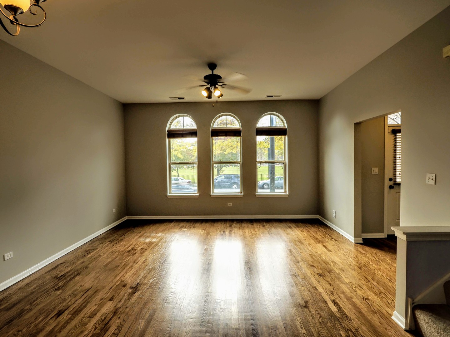 722 East Pershing Road Chicago, IL 60653 - Photo 2 of 26