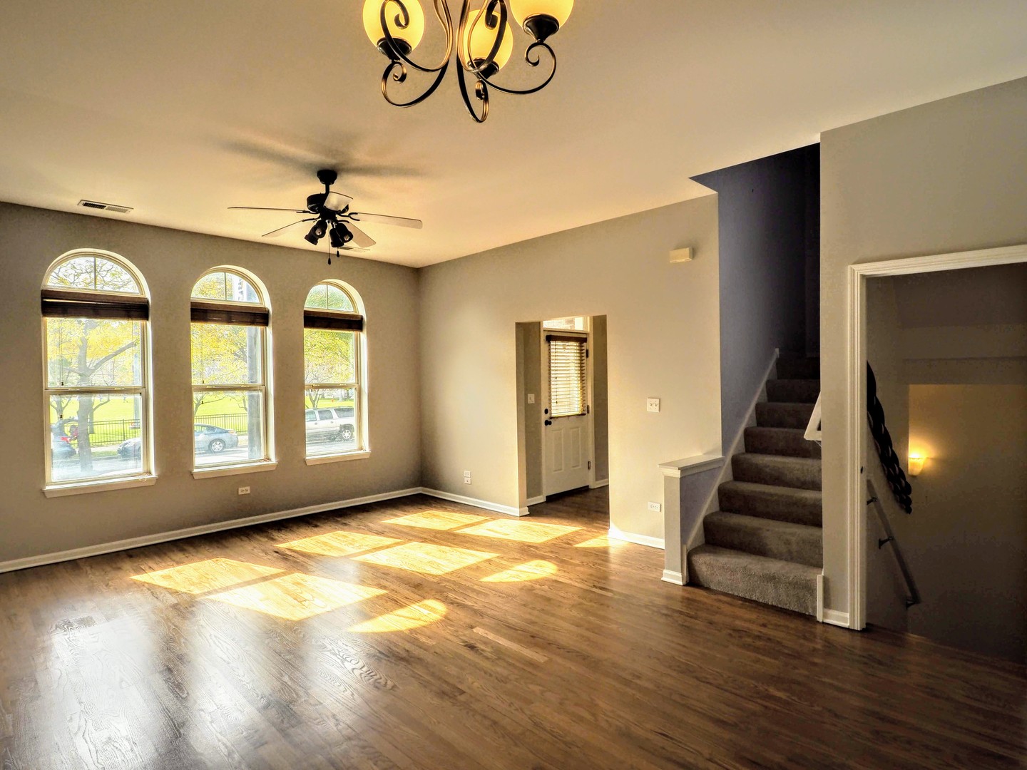 722 East Pershing Road Chicago, IL 60653 - Photo 3 of 26