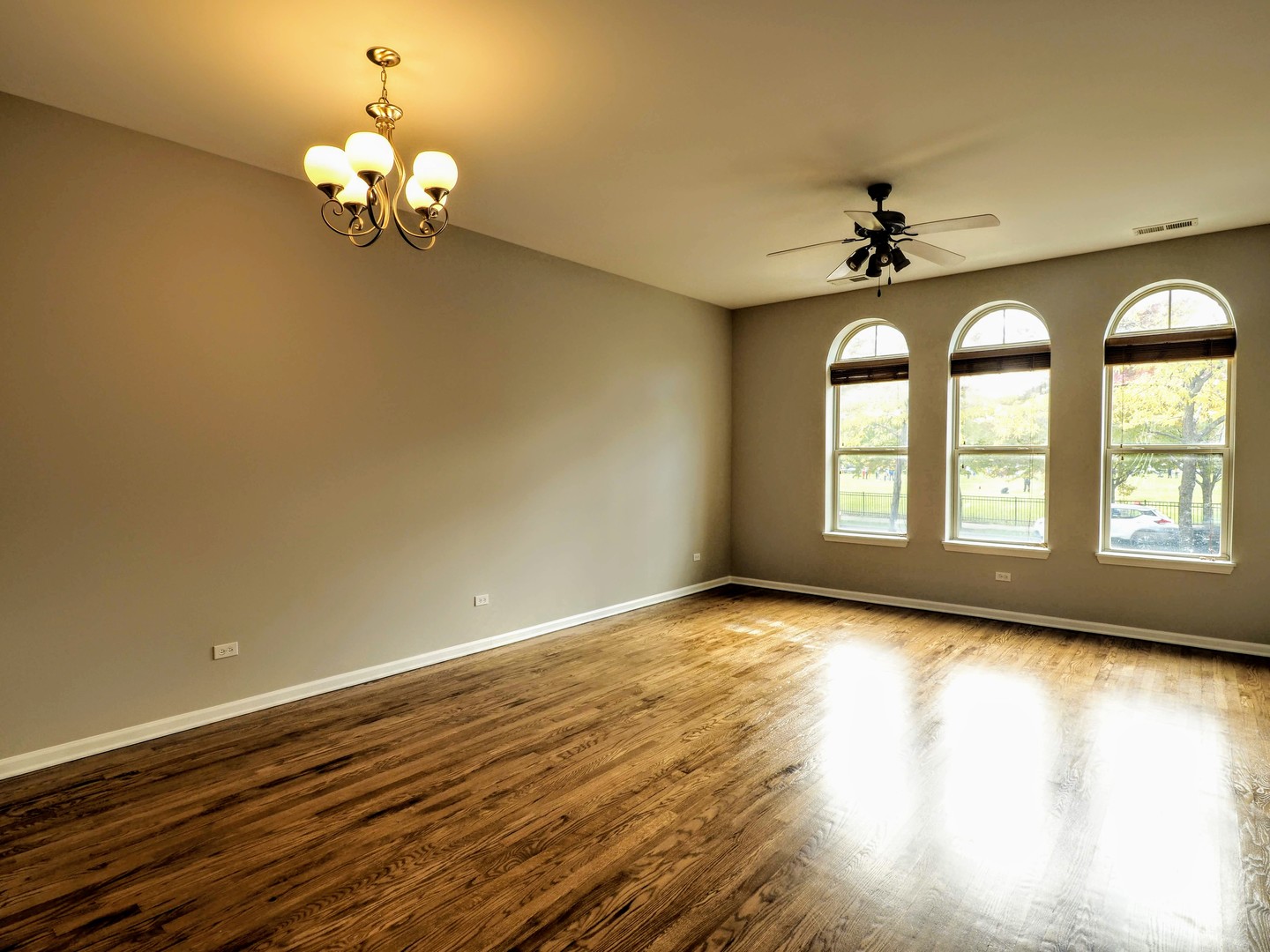 722 East Pershing Road Chicago, IL 60653 - Photo 4 of 26