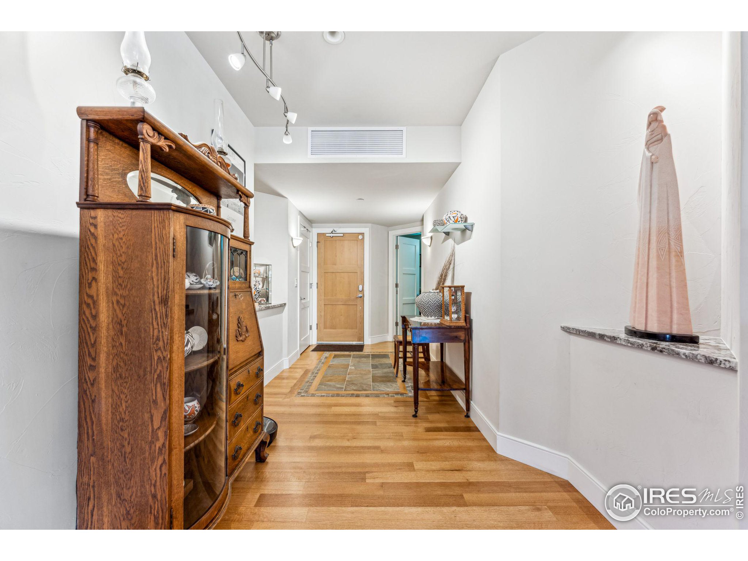 2801 Pennsylvania Avenue, Unit 201 Boulder, CO 80303 - Photo 4 of 40