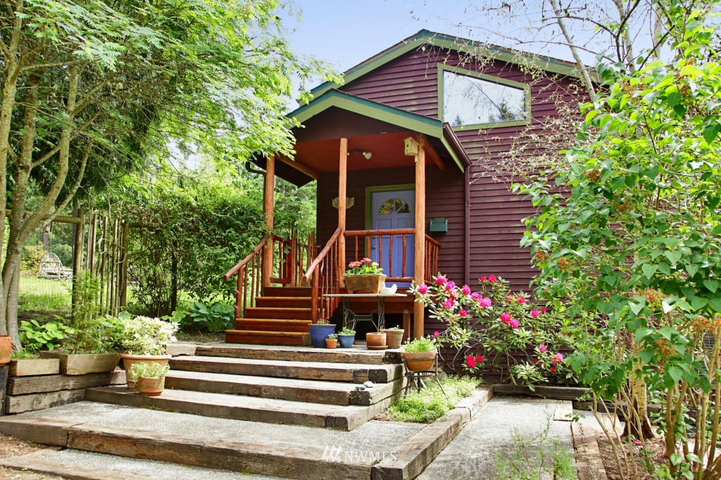 7587 Bailey Road Clinton, WA 98236 - Photo 1 of 25 Gallery Image 1