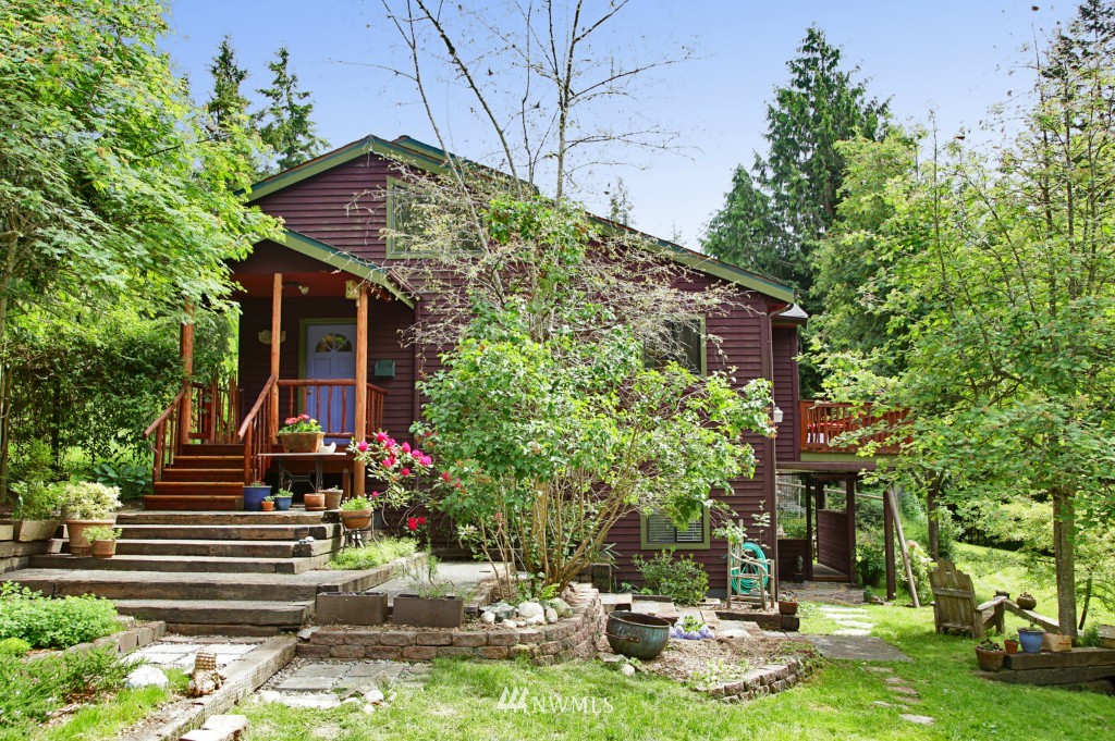 7587 Bailey Road Clinton, WA 98236 - Photo 2 of 25 Gallery Image 2
