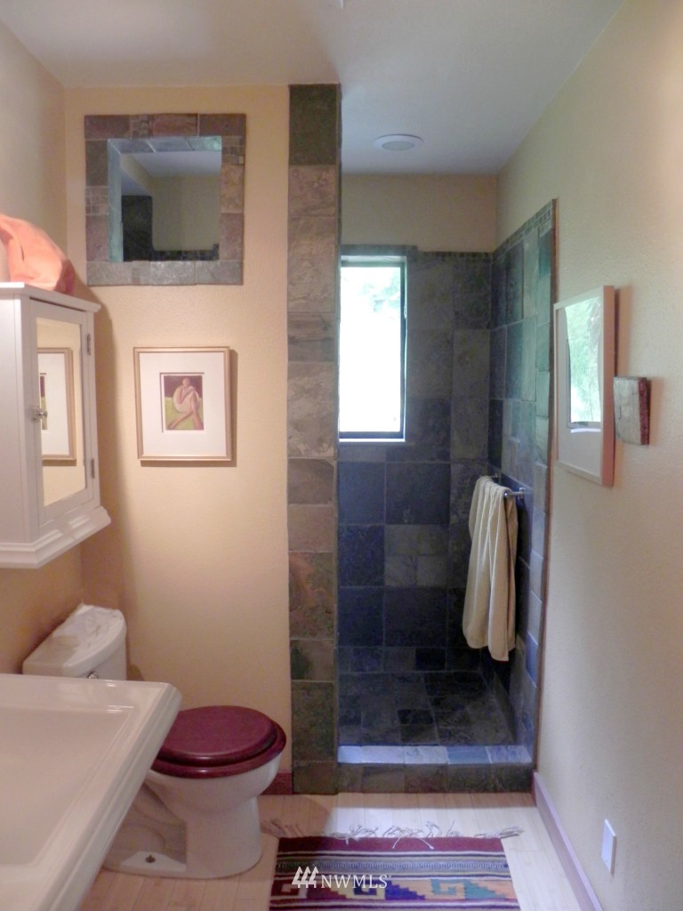 7587 Bailey Road Clinton, WA 98236 - Photo 13 of 25 Gallery Image 13