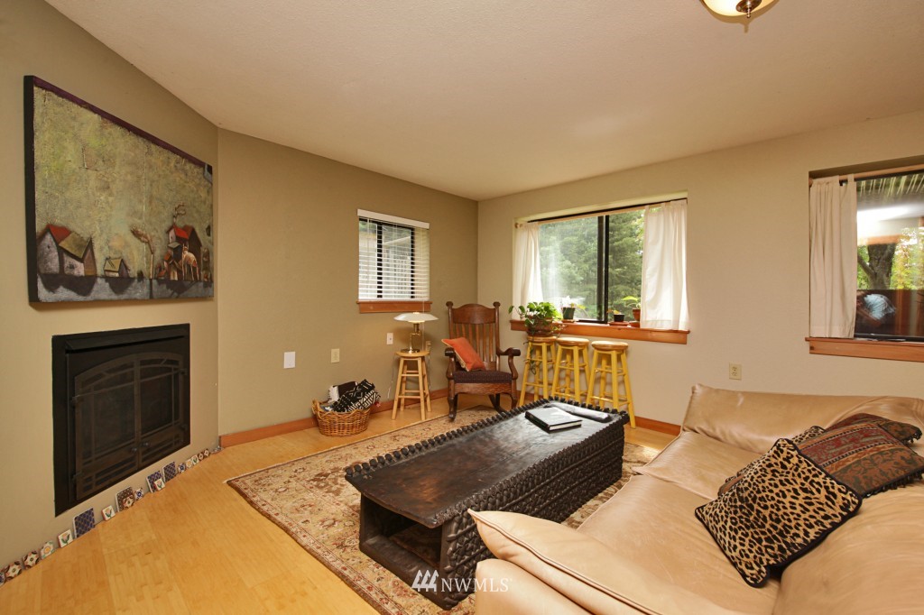 7587 Bailey Road Clinton, WA 98236 - Photo 14 of 25 Gallery Image 14