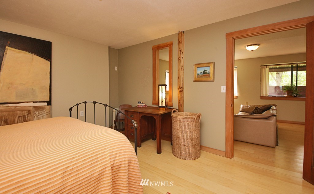 7587 Bailey Road Clinton, WA 98236 - Photo 16 of 25 Gallery Image 16