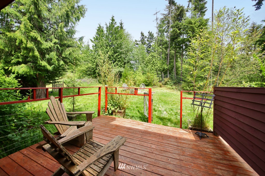 7587 Bailey Road Clinton, WA 98236 - Photo 17 of 25 Gallery Image 17