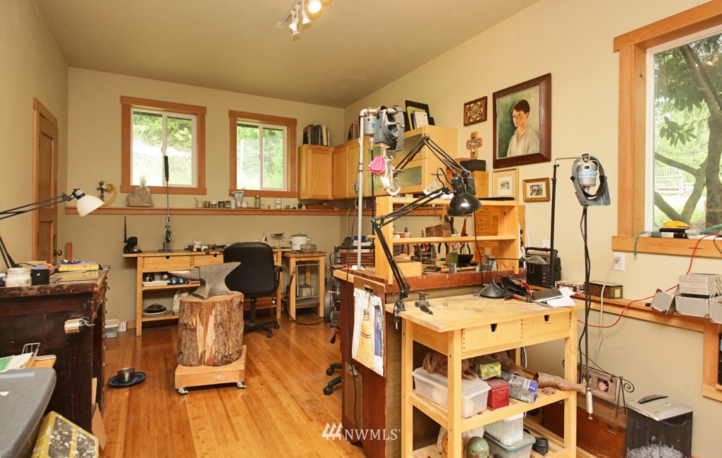 7587 Bailey Road Clinton, WA 98236 - Photo 20 of 25 Gallery Image 20