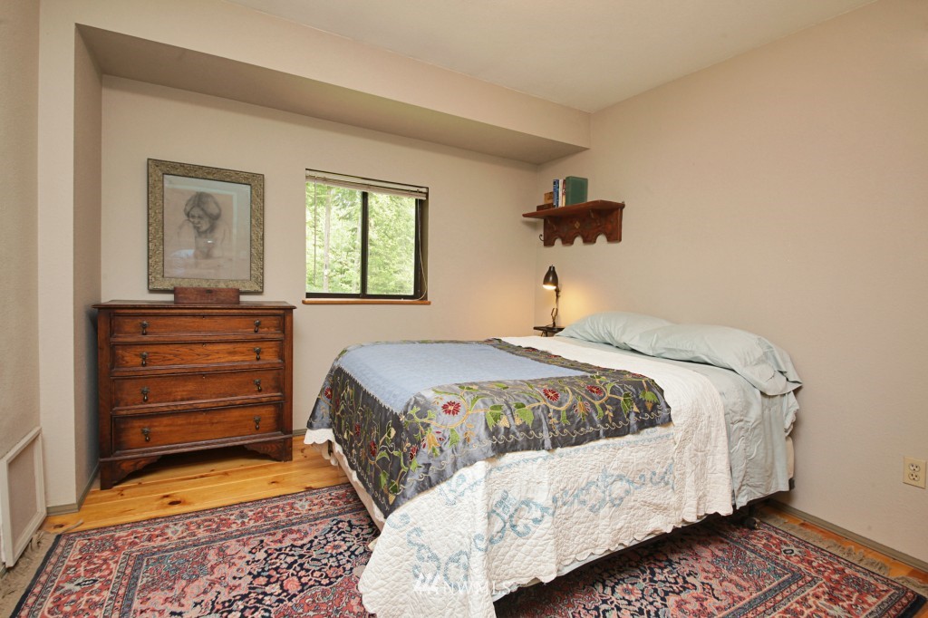 7587 Bailey Road Clinton, WA 98236 - Photo 9 of 25 Gallery Image 9
