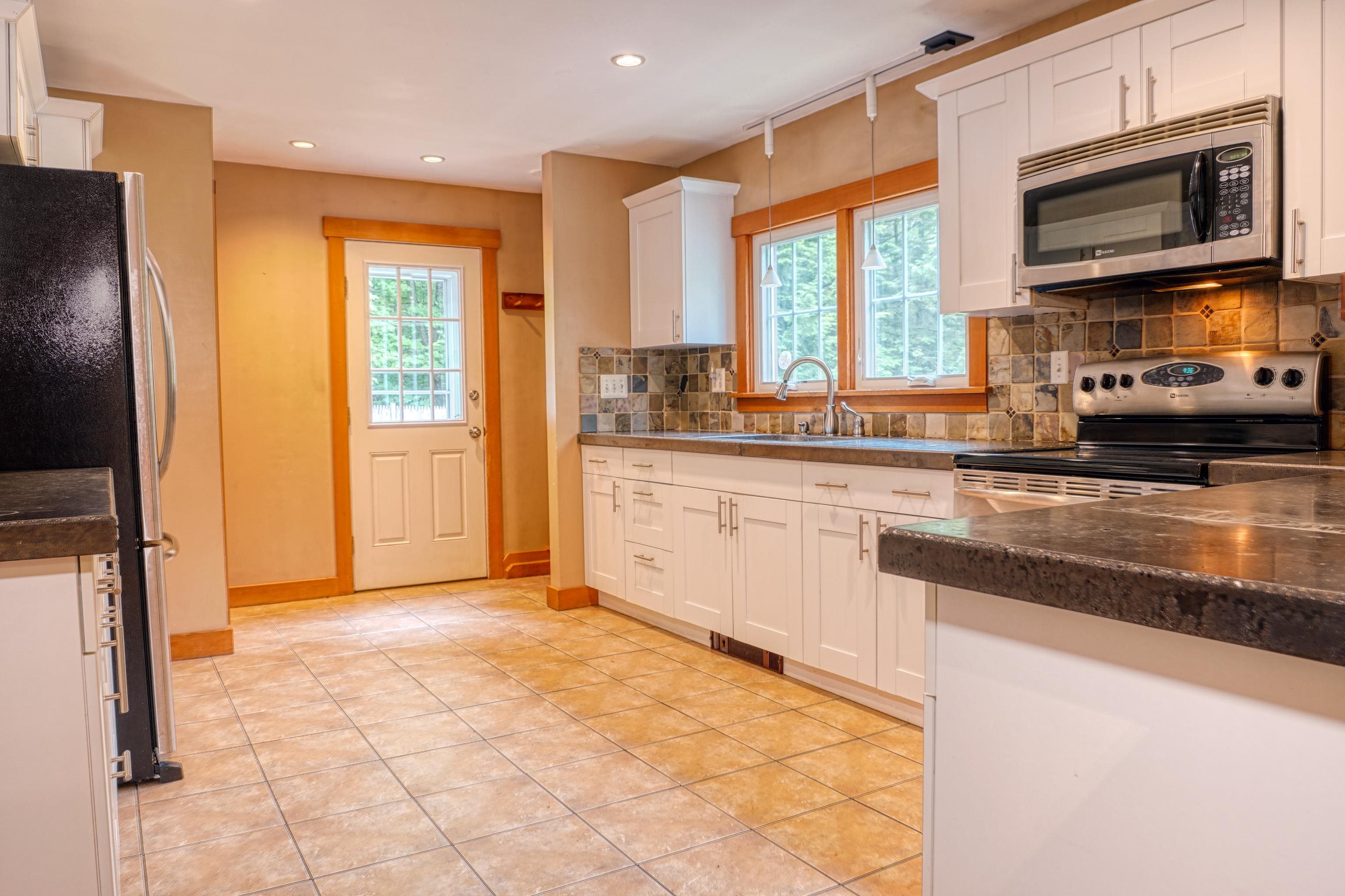 176 Jaffrey Road Marlborough, NH 03455 - Photo 6 of 19 Gallery Image 6