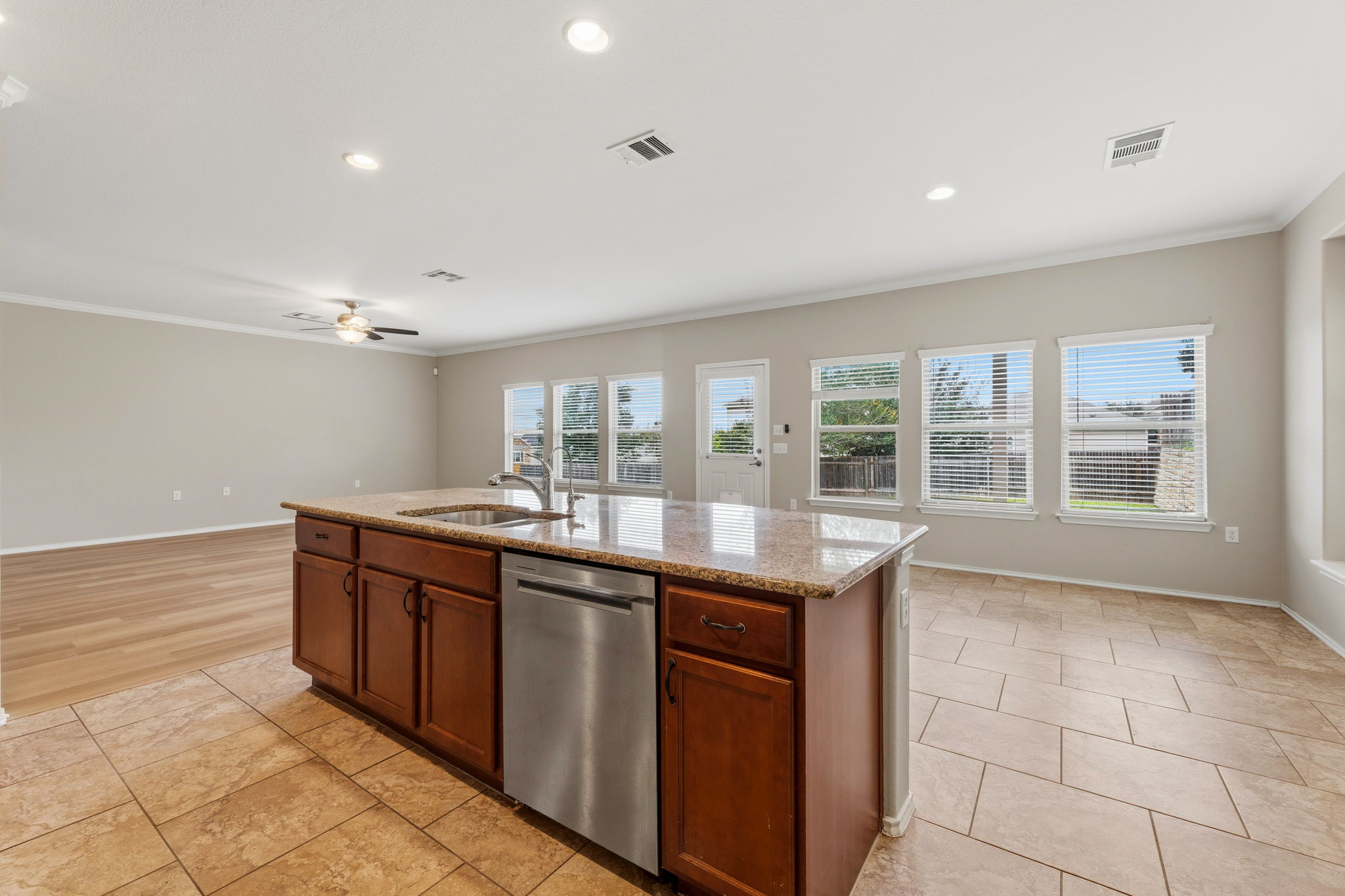 10217 Pinnacle Crest Loop Austin, TX 78747 - Photo 18 of 39