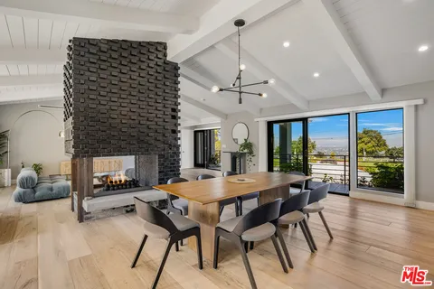 $2,995,000 | 8400 Mulholland Drive, Los Angeles, CA 90046