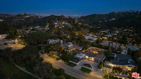 $2,995,000 | 8400 Mulholland Drive, Los Angeles, CA 90046