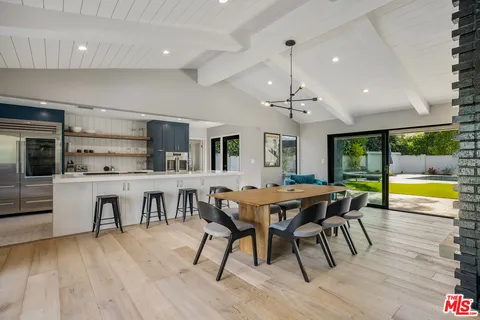 $2,995,000 | 8400 Mulholland Drive, Los Angeles, CA 90046