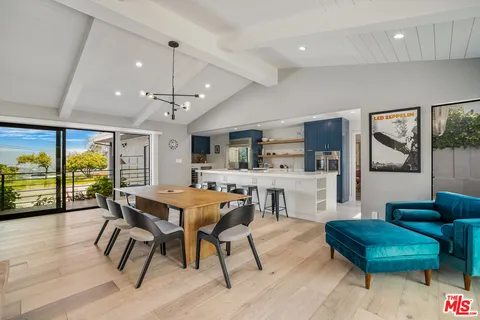 $2,995,000 | 8400 Mulholland Drive, Los Angeles, CA 90046