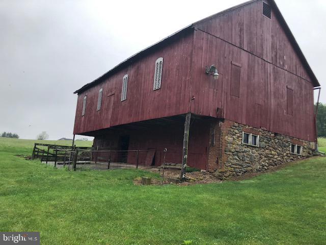 2320 Manchester Road Westminster, MD 21157 - Photo 4 of 36 Barn