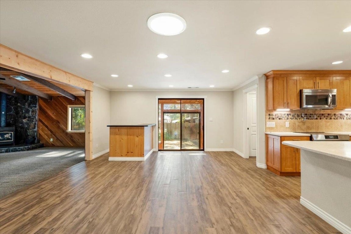 2730 South Old Stage Road Mount Shasta, CA 96067 - Photo 11 of 33 Gallery Image 11
