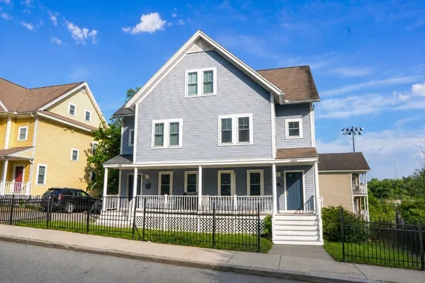 $400,000 | 200 Beacon Street, Worcester, MA 01610