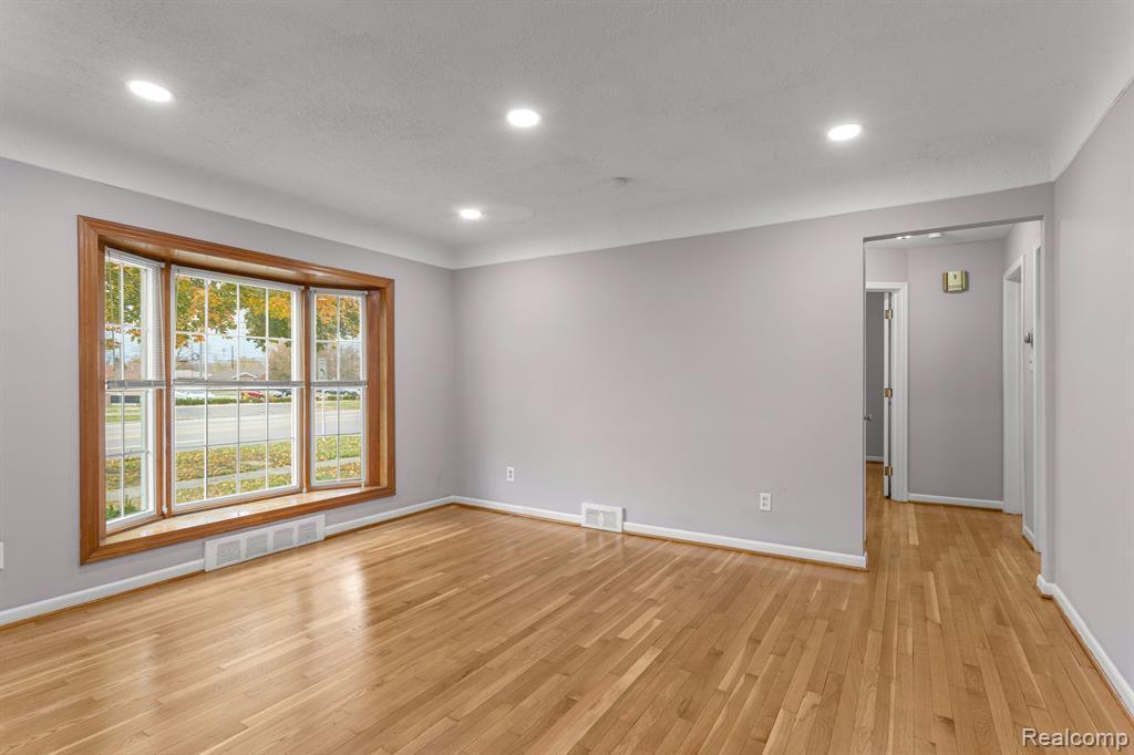 9241 Allen Road Allen Park, MI 48101 - Photo 7 of 31 Gallery Image 7