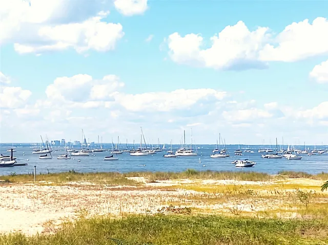 $1,950,000 | 16 The Boulevard, Sea Cliff, NY 11579