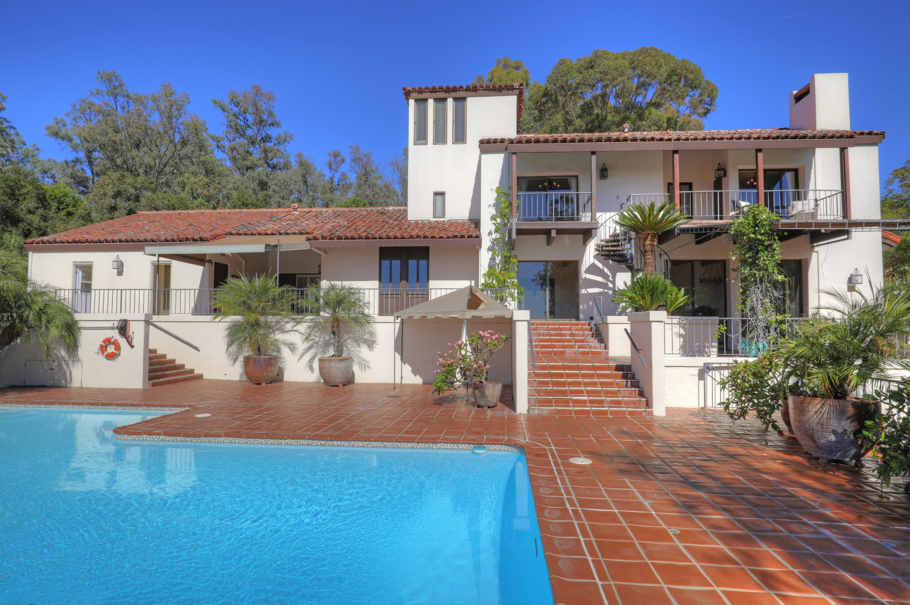 2360 Foothill Road Santa Barbara, CA 93105 - Photo 22 of 24 a front view of a house with garden