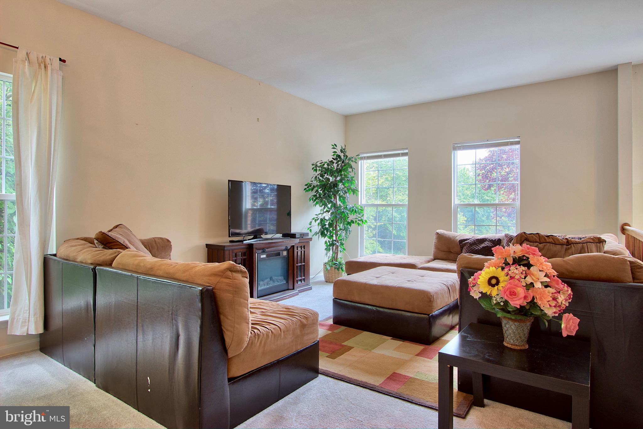 14257 Hunters Run Way Gainesville, VA 20155 - Photo 13 of 46