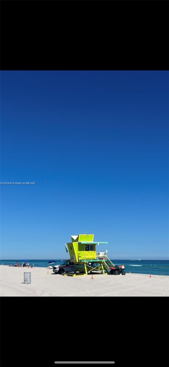 8233 Harding Avenue, Unit 305 Miami Beach, FL 33141 - Photo 46 of 46 a view of a back yard