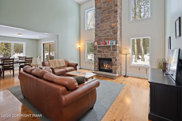 $3,800 | 2236 Hillcrest Drive, Pocono Pines, PA 18350