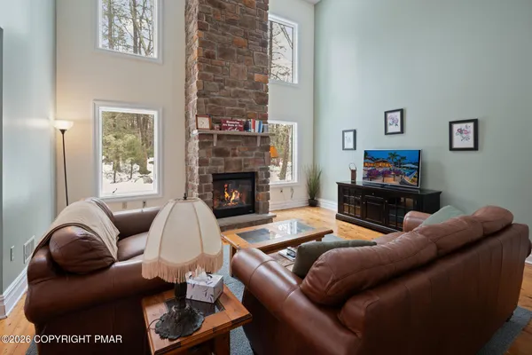 $3,800 | 2236 Hillcrest Drive, Pocono Pines, PA 18350