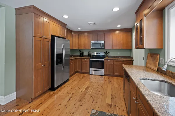 $3,800 | 2236 Hillcrest Drive, Pocono Pines, PA 18350