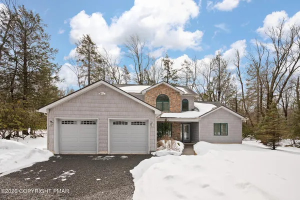$3,800 | 2236 Hillcrest Drive, Pocono Pines, PA 18350