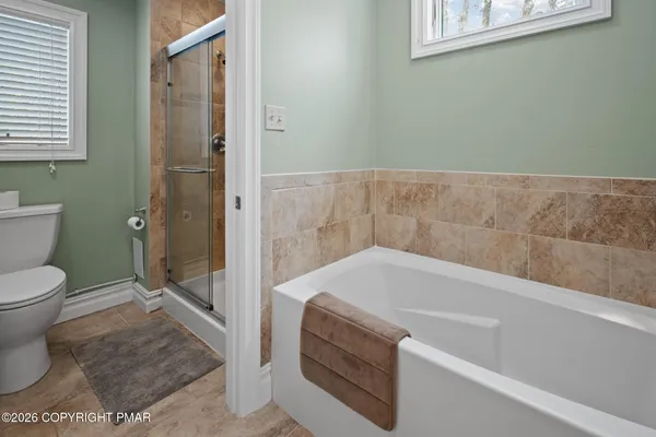 $3,800 | 2236 Hillcrest Drive, Pocono Pines, PA 18350