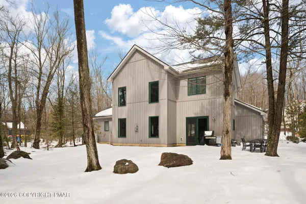 $3,800 | 2236 Hillcrest Drive, Pocono Pines, PA 18350