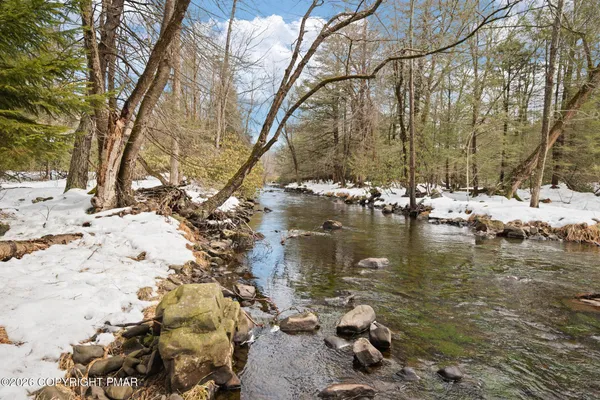 $3,800 | 2236 Hillcrest Drive, Pocono Pines, PA 18350