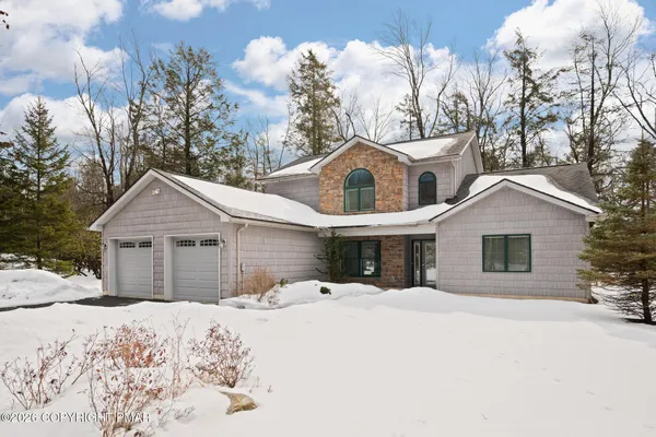 $3,800 | 2236 Hillcrest Drive, Pocono Pines, PA 18350